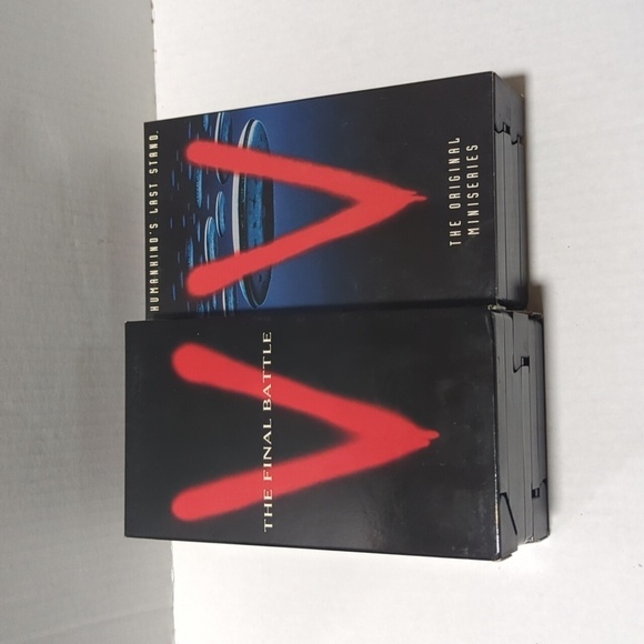 Warner Bros. V The Complete Mini Series VHS Box Set - Picture 5 of 8